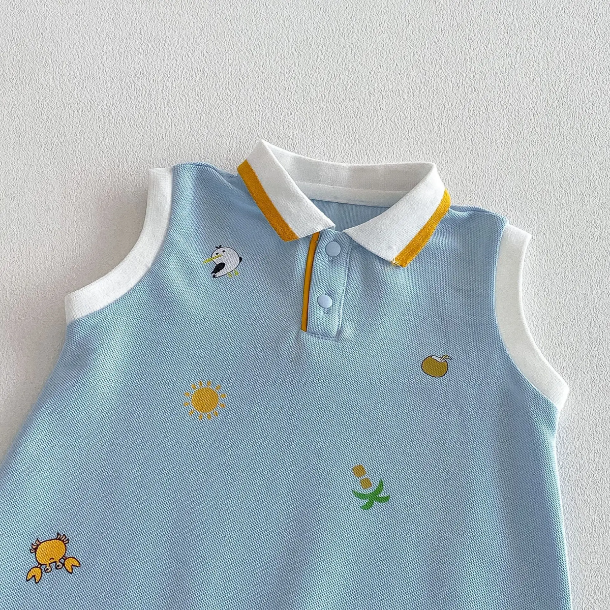 SunnyBaby – Wygodny i uroczy – body typu polo dla niemowląt