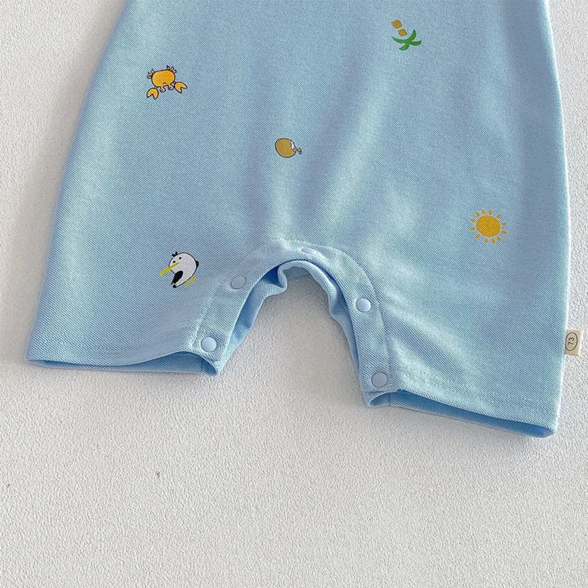 SunnyBaby – Wygodny i uroczy – body typu polo dla niemowląt