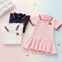 Thumbnail for PetitJoy – Wygodna i stylowa – sukienka polo z nadrukiem wiśni
