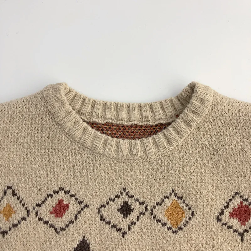 LittleRetro – Ciepły i stylowy – dziecięcy sweter z dzianiny z motywem rombów
