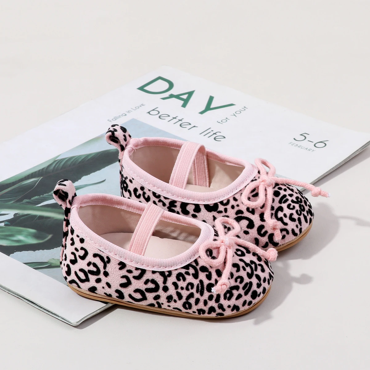 TinyStyle – Urocze i eleganckie – buciki dla dziewczynek w panterkę