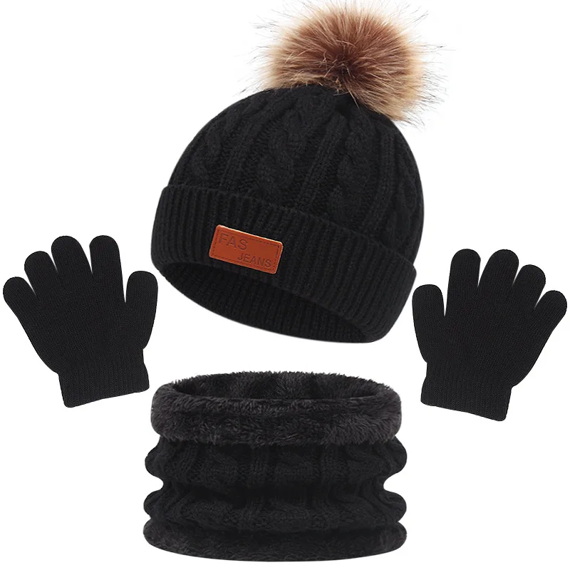 CozyPom – Ciepły i Miękki - Zimowy zestaw z Czapą, Szalikiem i Rękawiczkami