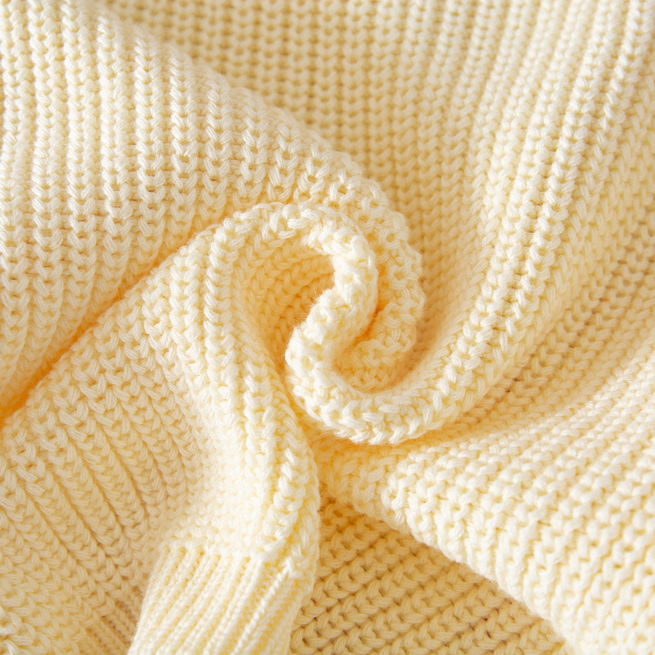 JoyKnit – Przytulny i ciepły – świąteczny sweter z napisem