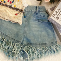 Thumbnail for MiniChic – Stylowy i wygodny – zestaw składający się z bluzki w stylu boho i dżinsowych szortów