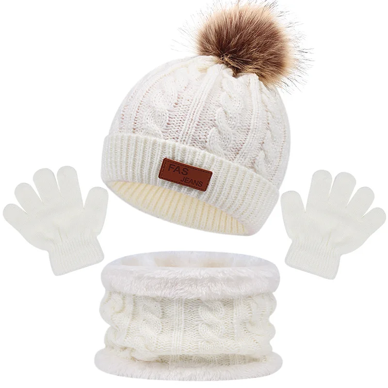 CozyPom – Ciepły i Miękki - Zimowy zestaw z Czapą, Szalikiem i Rękawiczkami
