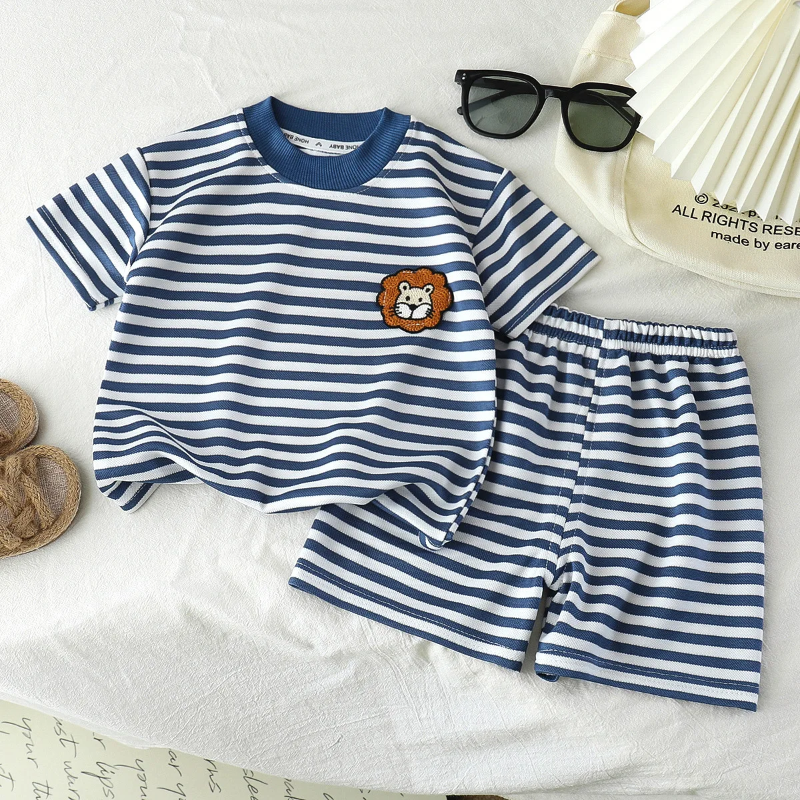 Kids Stripe Outfit – Modne i wygodne – letni strój dla dzieci