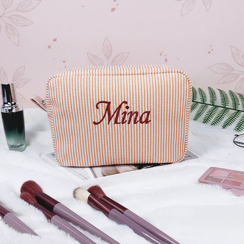 Striped Name Pouch – spersonalizowana i stylowa kosmetyczka