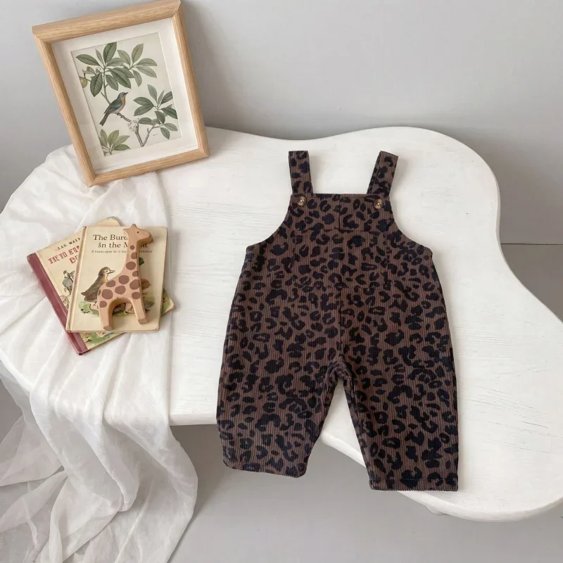 LeopardChic – Modne i wygodne – dziewczęce ogrodniczki w panterkę