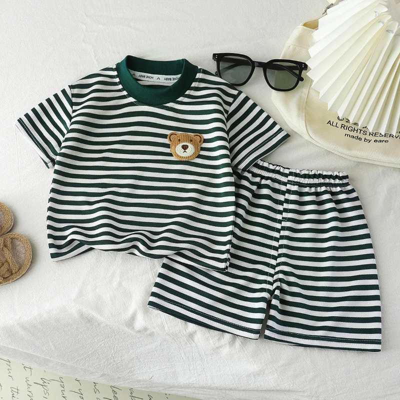 Kids Stripe Outfit – Modne i wygodne – letni strój dla dzieci