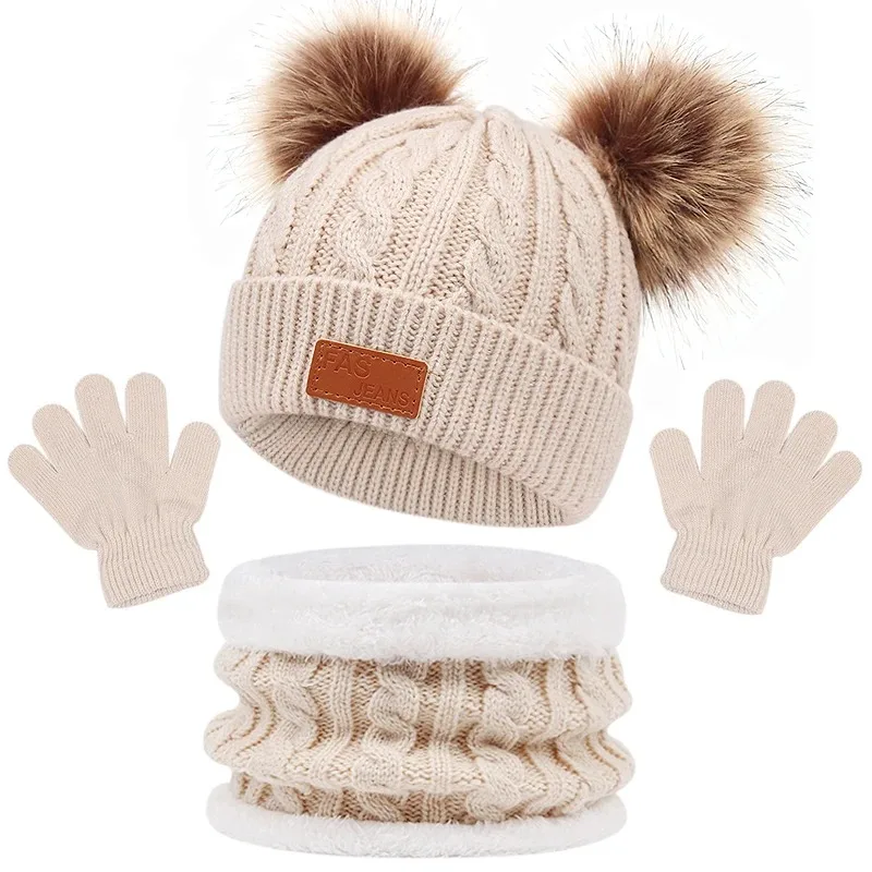 CozyPom – Ciepły i Miękki - Zimowy zestaw z Czapą, Szalikiem i Rękawiczkami