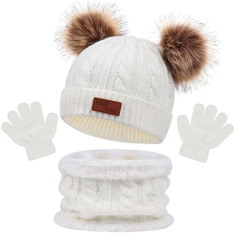 CozyPom – Ciepły i Miękki - Zimowy zestaw z Czapą, Szalikiem i Rękawiczkami