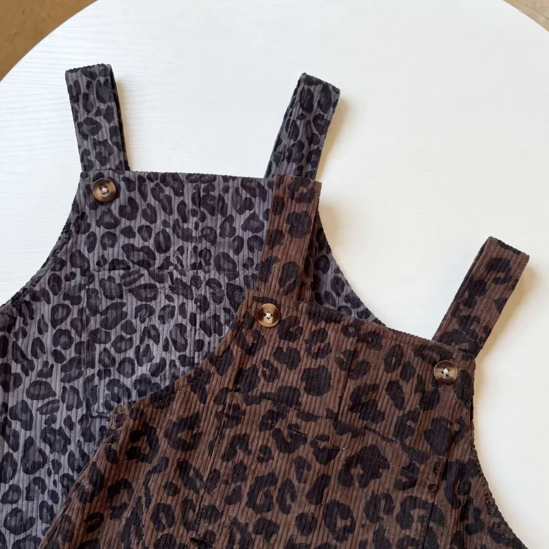 LeopardChic – Modne i wygodne – dziewczęce ogrodniczki w panterkę