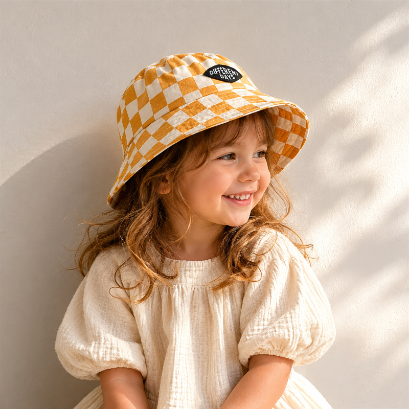 Bucket Hat – Uroczy i chroniący – dziecięcy kapelusz w kratkę