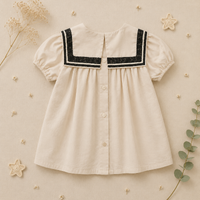 Thumbnail for Sailor Top – Elegancka i wygodna – bluzka z koronkowymi wykończeniami i bufiastymi rękawami