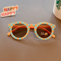 Thumbnail for Colorful Kids Sun Shades – Ochrona przed promieniowaniem UV i stylowy wygląd – okulary przeciwsłoneczne dla dzieci