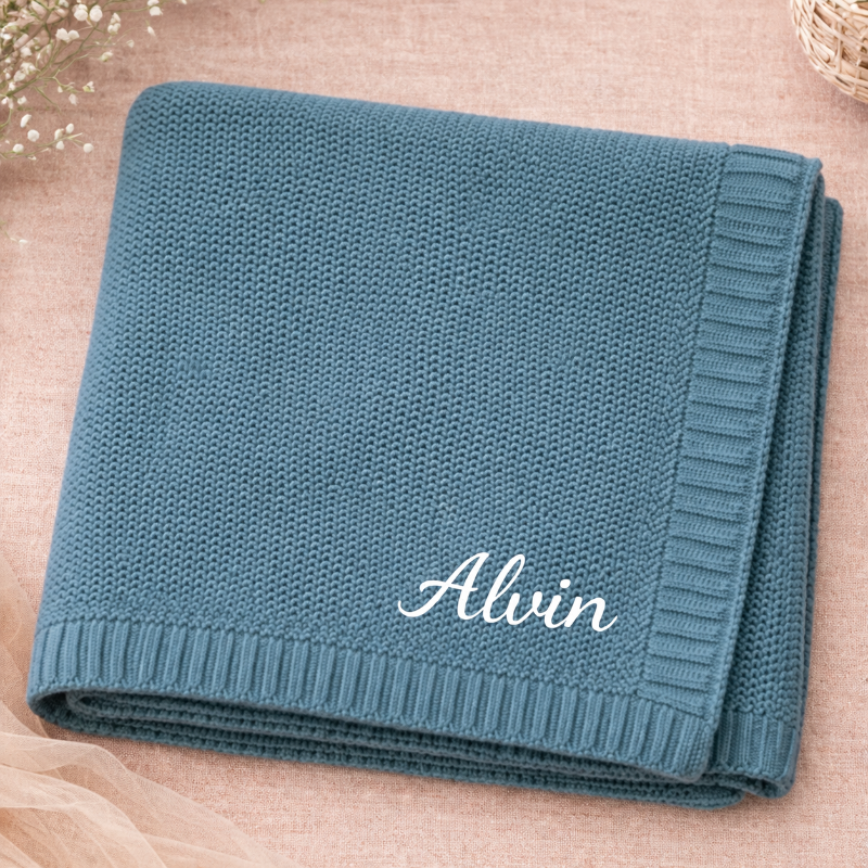 Personalized Baby Blanket – Miękki i wyjątkowy – bawełniany koc z indywidualnym haftem