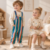 TinyStyle – Zabawne i wygodne – dziecięce ogrodniczki z nadrukiem