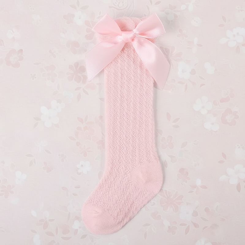 LittleCharm – Delikatne i eleganckie – dziewczęce podkolanówki z kokardką