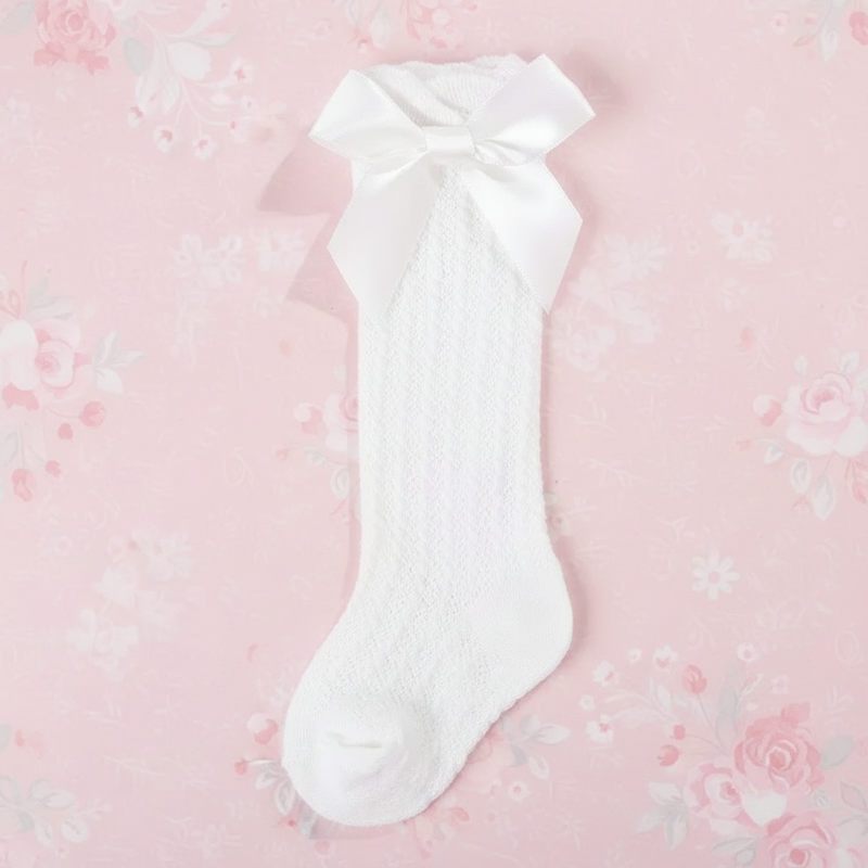 LittleCharm – Delikatne i eleganckie – dziewczęce podkolanówki z kokardką