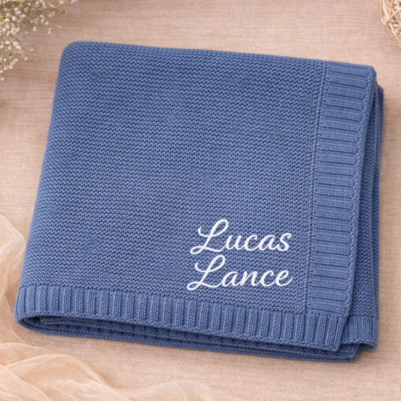 Personalized Baby Blanket – Miękki i wyjątkowy – bawełniany koc z indywidualnym haftem