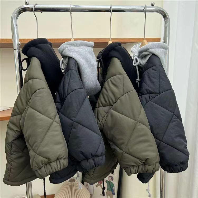 CozyShield – Ciepła i wytrzymała – pikowana kurtka z kapturem
