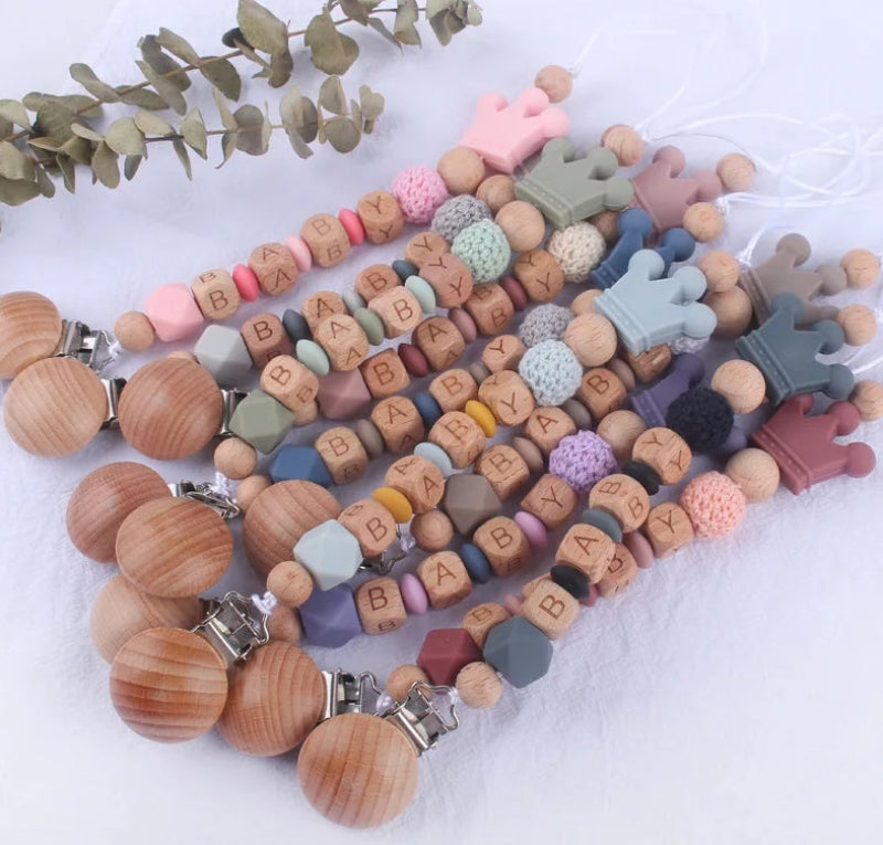 Personalized Pacifier Chain – Bezpiecznie i stylowo – spersonalizowany łańcuszek do smoczka
