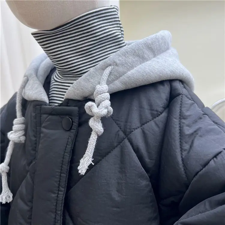 CozyShield – Ciepła i wytrzymała – pikowana kurtka z kapturem