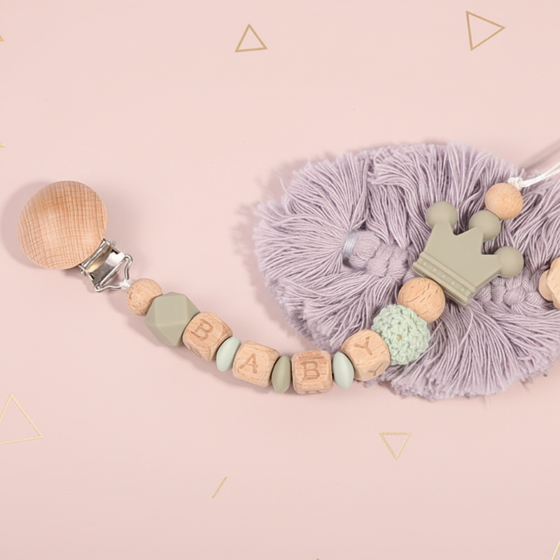 Personalized Pacifier Chain – Bezpiecznie i stylowo – spersonalizowany łańcuszek do smoczka