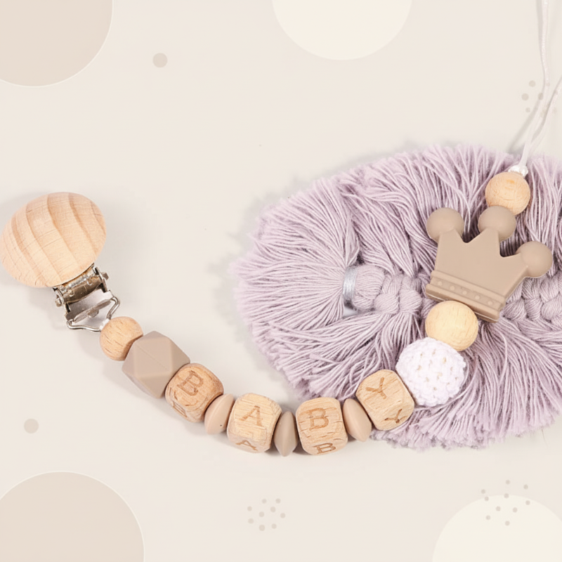 Personalized Pacifier Chain – Bezpiecznie i stylowo – spersonalizowany łańcuszek do smoczka