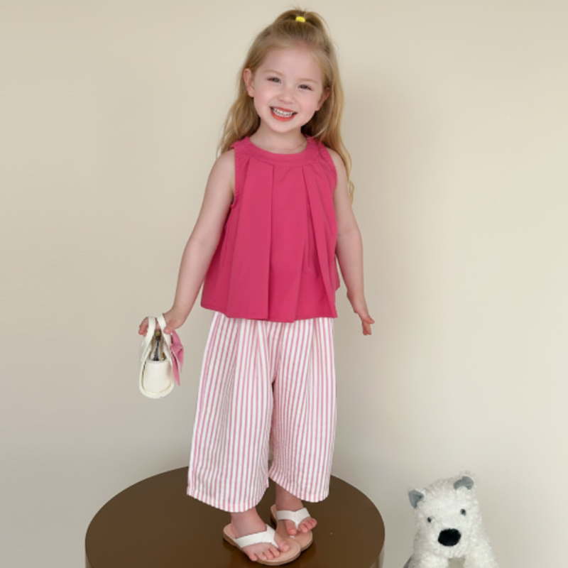 Sleeveless Tops & Pants – Delikatny i stylowy – letni zestaw odzieży dziecięcej