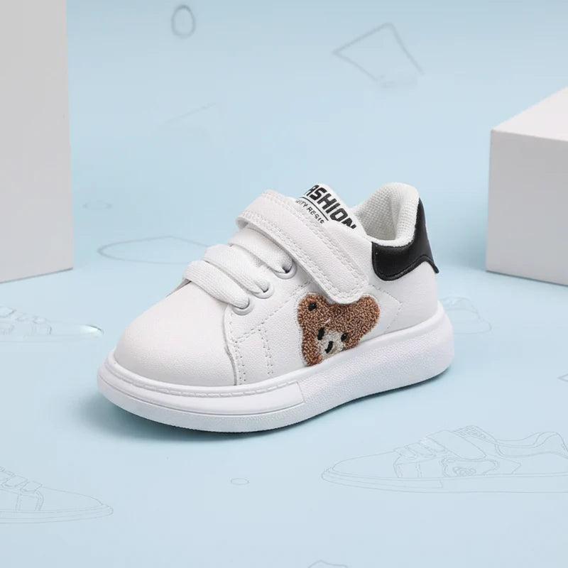 Bear Sneakers – Wygodne i urocze – dziecięce trampki z motywem misia