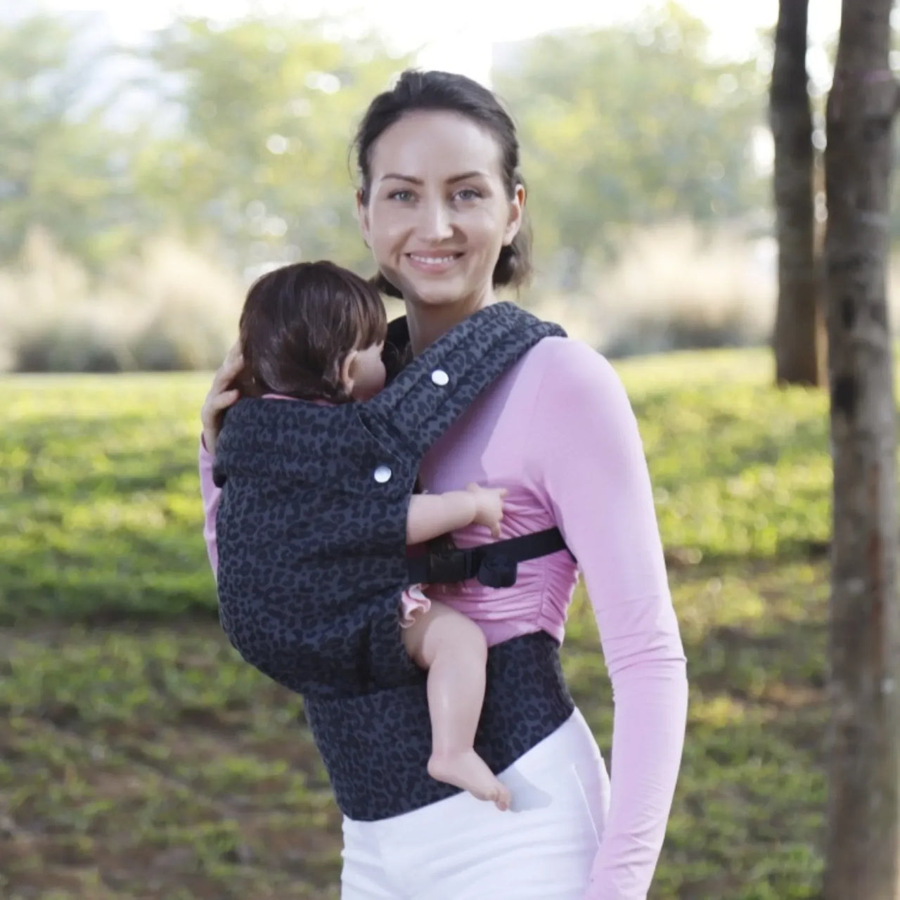 Snug Sling™ – Miękki i zamknięty – Nosidełko dla niemowląt i małych dzieci