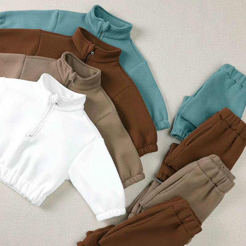 Winter Tracksuit – Ciepło i wygoda – zimowy zestaw odzieży dziecięcej