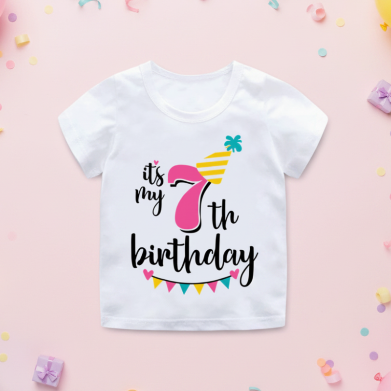 Birthday Graphic Tee – Urocze i zwiewne – dziecięca koszulka urodzinowa