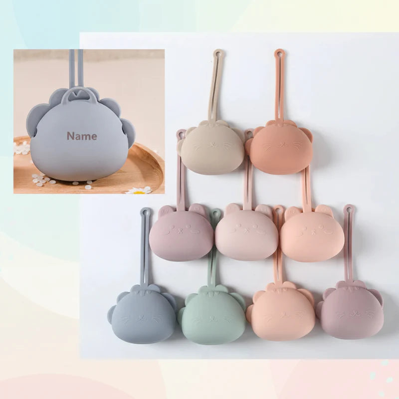 Personalized Pacifier Case – Grawerowany i praktyczny – spersonalizowany uchwyt na smoczek