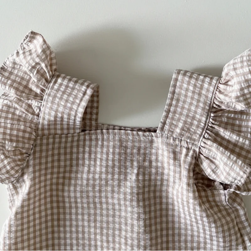 Girls Ruffle Tee – Lekki i uroczy – zestaw ubrań dla dzieci