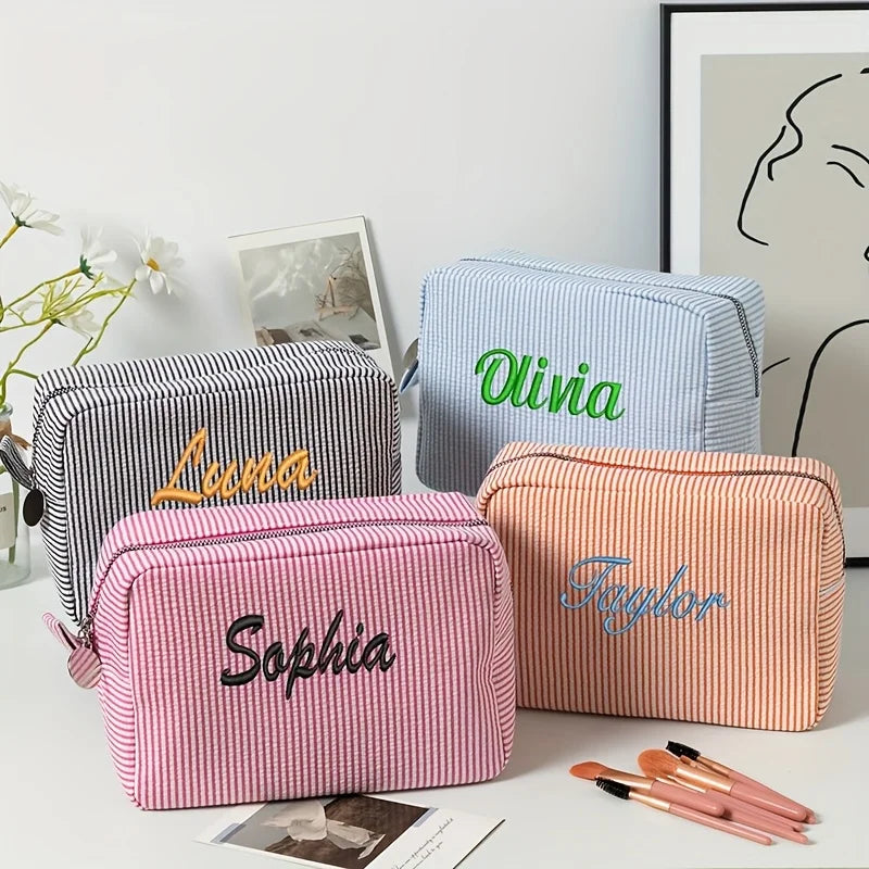 Striped Name Pouch – spersonalizowana i stylowa kosmetyczka