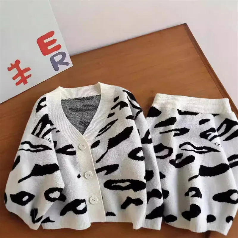 Mini Fashion™ - Ciepły i stylowy beżowy - Uroczy wiosenny zestaw dziecięcy