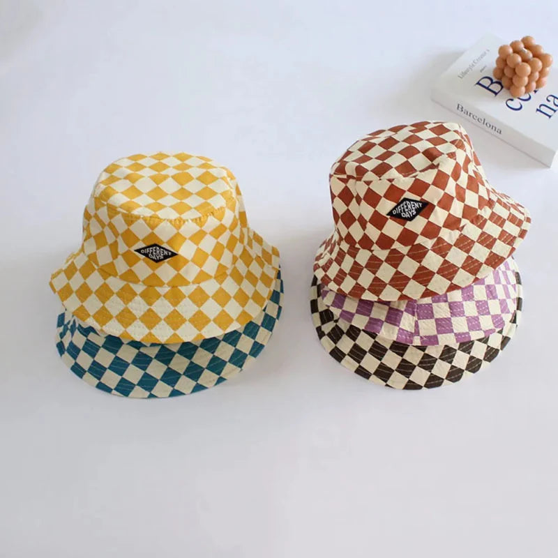 Bucket Hat – Uroczy i chroniący – dziecięcy kapelusz w kratkę