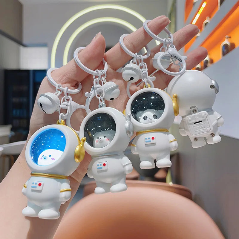 Glowing Astronaut Charm – Urocza i świecąca – zawieszka do torby „Astronauta”